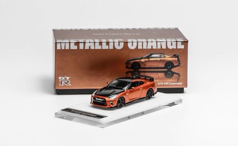 Motorhelix Nissan GT-R R35 Metallic Orange Carbon Hood