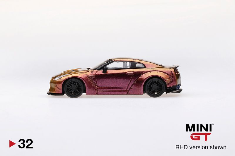 #32 MINI GT LB★WORKS Nissan GT-R (R35) Magic Bronze