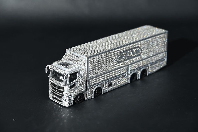 [PREORDER] GCD x DAD 1/64 Mitsubishi Fuso Dual-Authorized Transporter Model | 2026 Cool Car Show