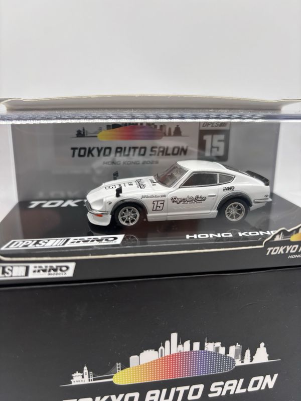 INNO64 x DPLS x TASHK Datsun Fairlady White Chase | 2025 Tokyo Auto Salon Hong Kong