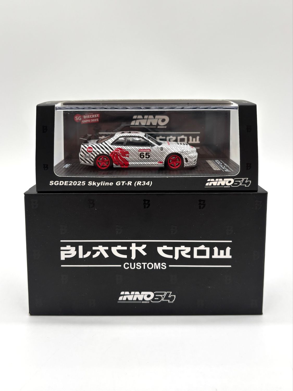[UNSEALED] INNO64 x BLACK CROW CUSTOMS x SGDE NISSAN SKYLINE GT-R (R34) | 2025 Singapore Diecast Expo