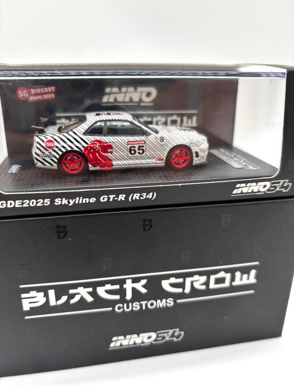 [UNSEALED] INNO64 x BLACK CROW CUSTOMS x SGDE NISSAN SKYLINE GT-R (R34) | 2025 Singapore Diecast Expo