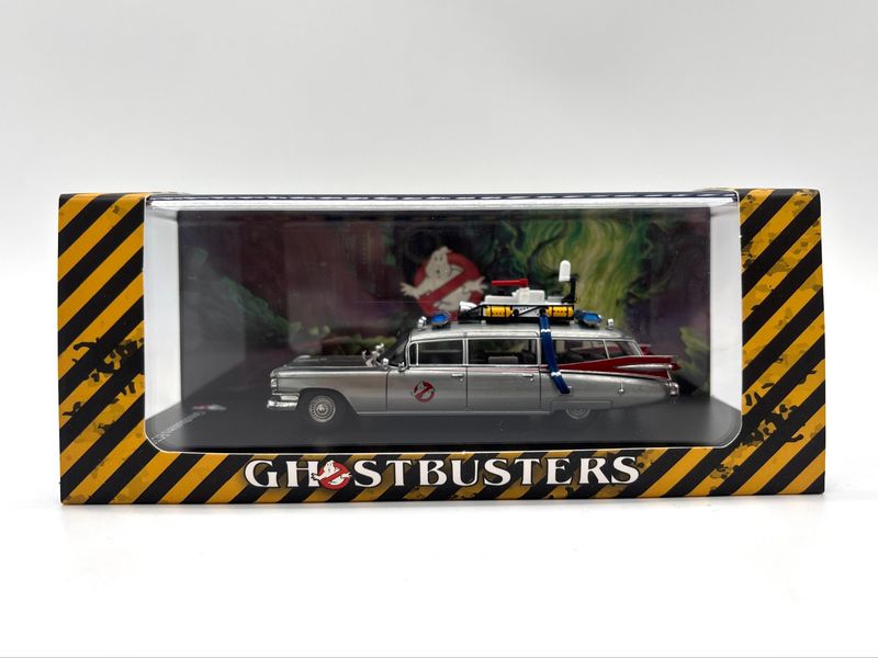 [DEFECT/UNSEALED] Ghostbusters 1/43 Ecto 1 Model Car Chrome Silver