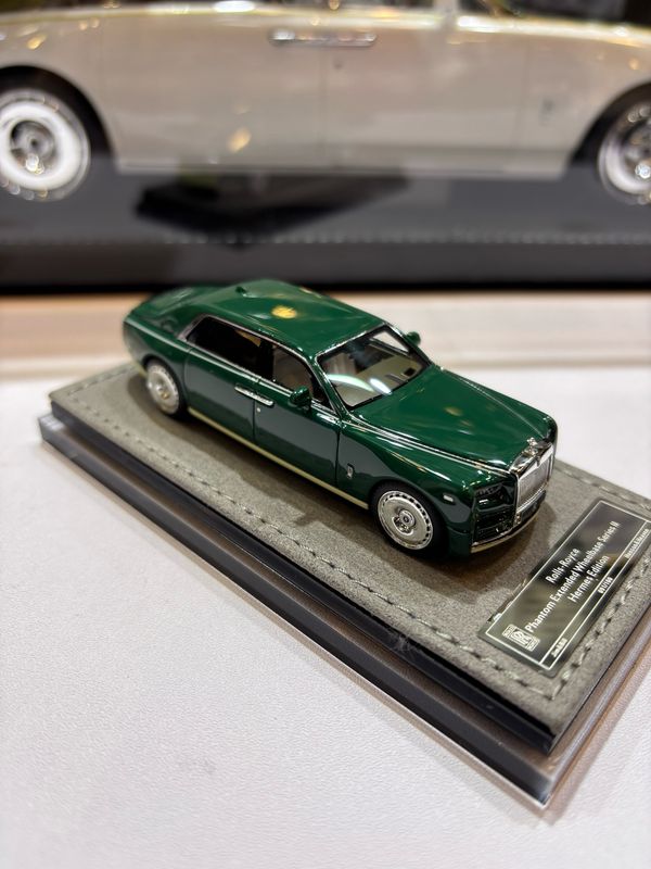 Henson & Heaven 1/64 Resin Rolls Royce Phantom Extended Wheelbase Series II Hermes Edition