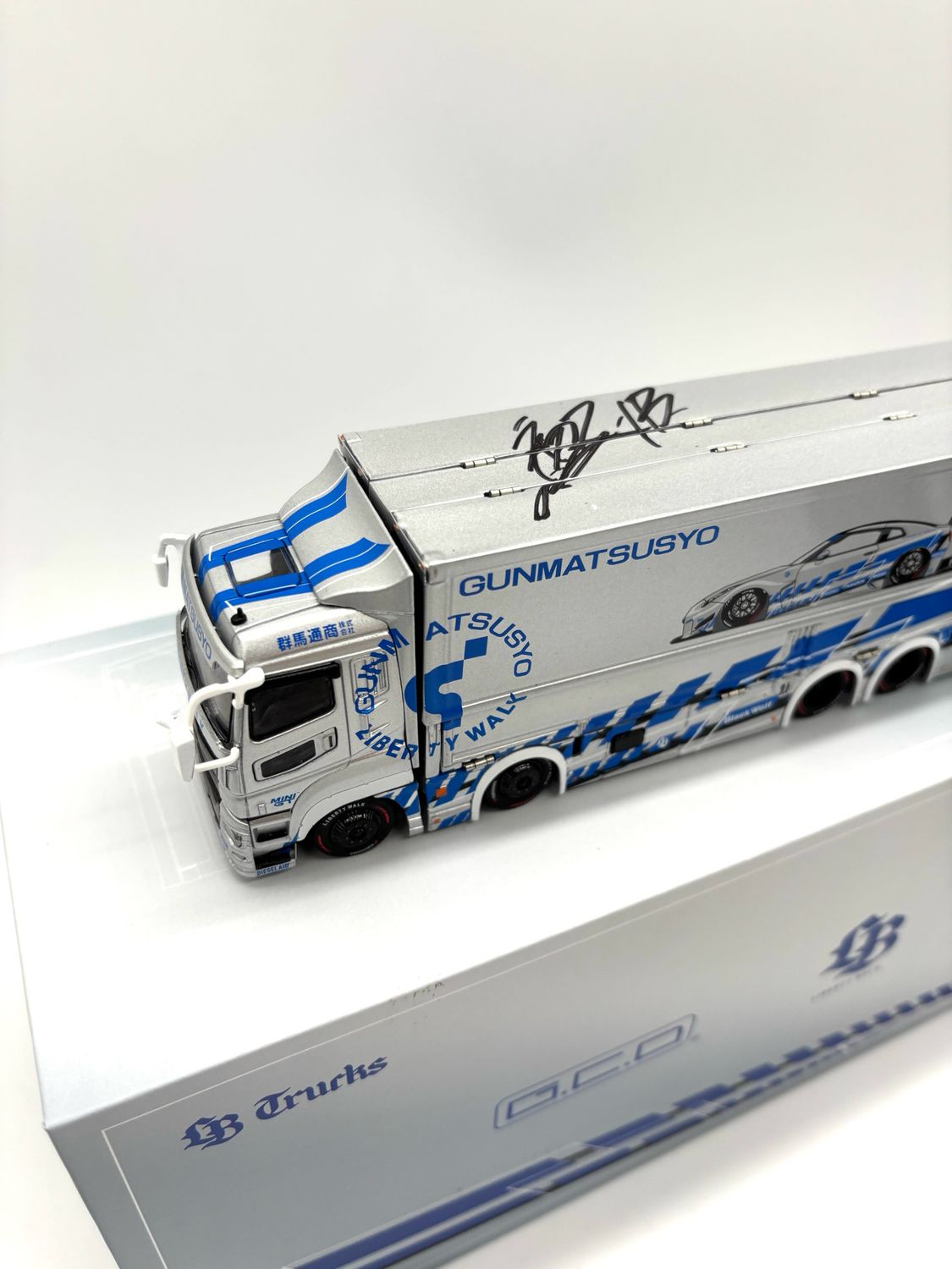 GCD Models x Liberty Walk Truck GUNMATSUSYO Mitsubishi Fuso Super Great LB Trucks (Signed) | 2026 Tokyo Autosalon 2026