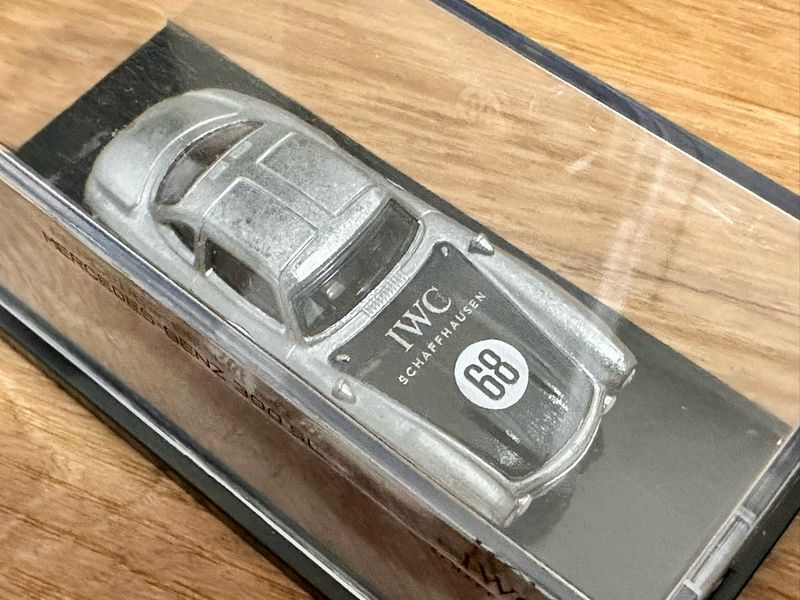 Hot Wheels IWC Schaffhausen Mercedes-Benz 300 SL #68 Hot Wheels IWC Schaffhausen Mercedes-Benz 300 SL #68