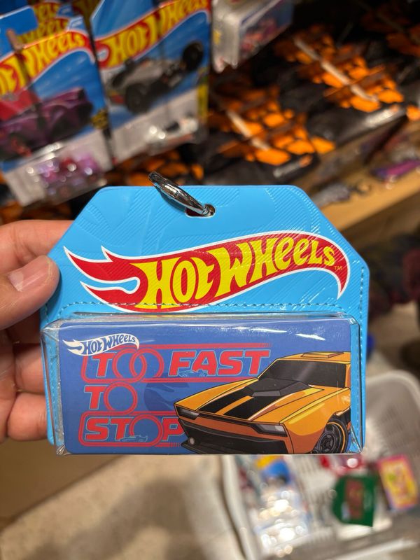 [PREORDER] Hot Wheels x Miniso Exclusive Light Blue Original Keychain Car Display