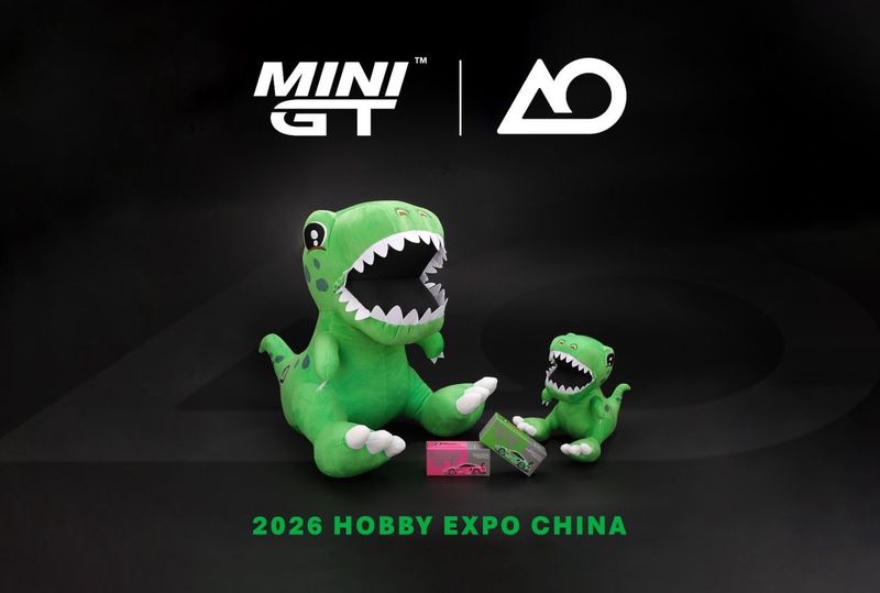 [PREORDER] MINI GT x AO Racing Rexy Large 40cm Plush | 2026 Hobby Expo China