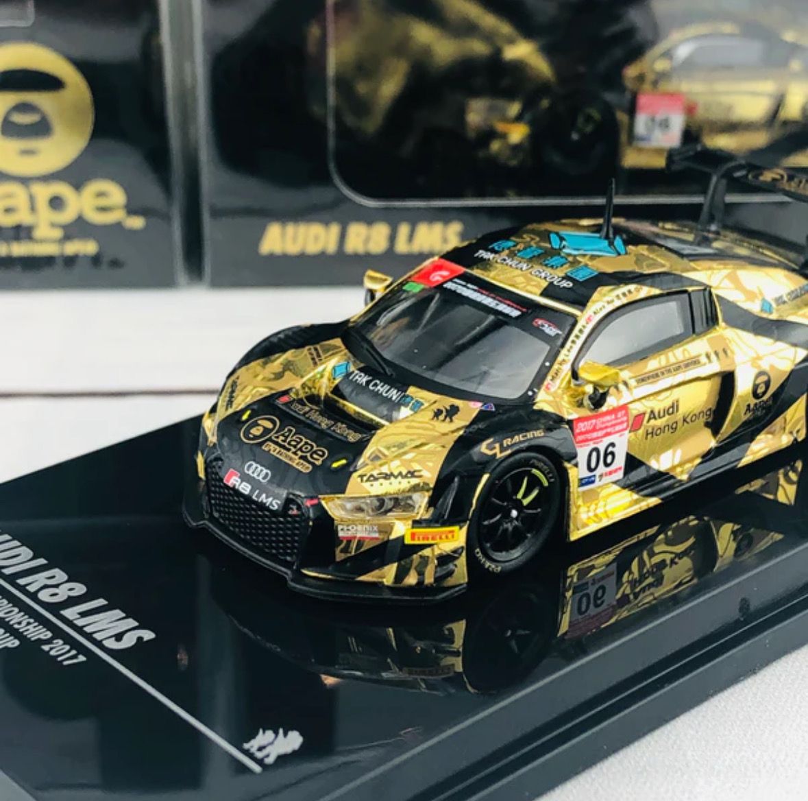 Tarmac Works 1/64 Audi R8 LMS China GT Championship 2017 AAPE #06 - Tak Chun Group - M. Lee / A Au