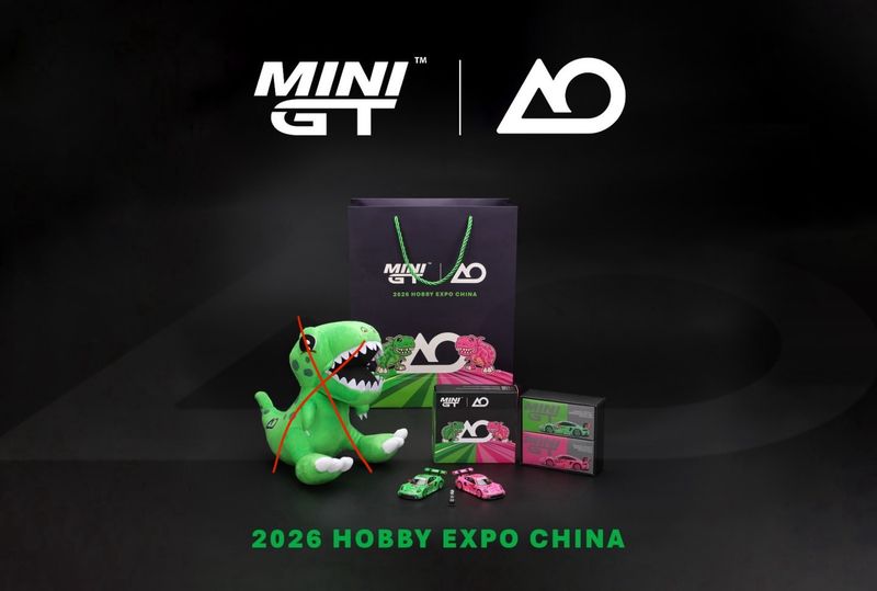 [PREORDER] #1198 &amp; #1199 MINI GT Porsche 911 GT3 No.77 GTD PRO AO Racing 2024 IMSA Show Car w/ Trophy | No Rexy Plushie | 2026 Hobby Expo China