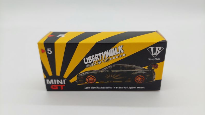 [UNSEALED] #5 MINI GT LB★WORKS Nissan GT-R Black w/ Copper Wheel