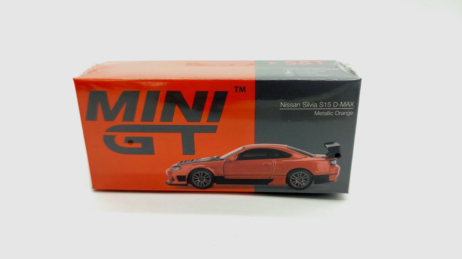 #581 MINI GT Nissan Silvia S15 D-MAX  Metallic Orange