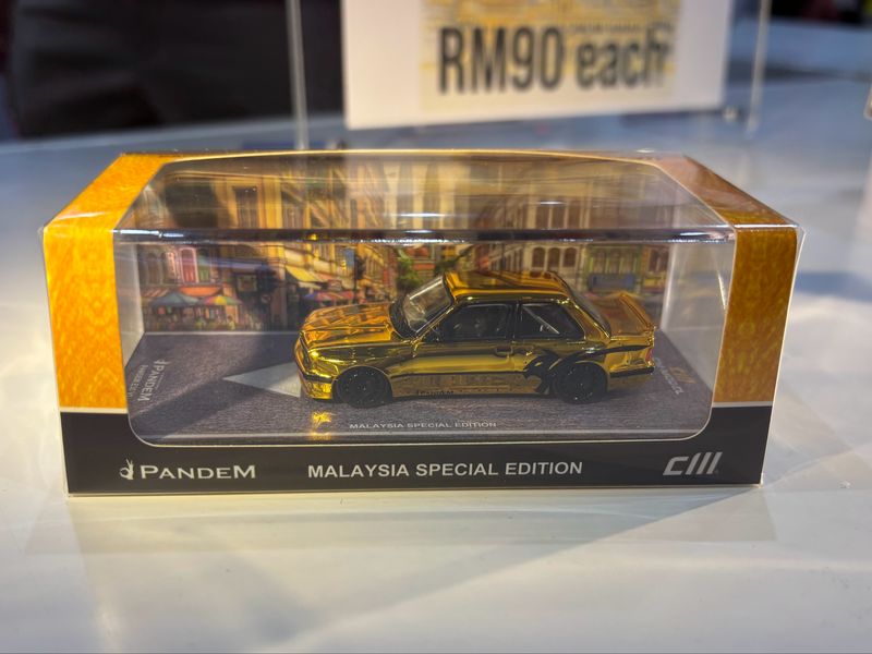 [PREORDER] CM Model Pandem BMW E30 Gold Chrome Chase | 2026 Malaysia Diecast Expo (MDX)