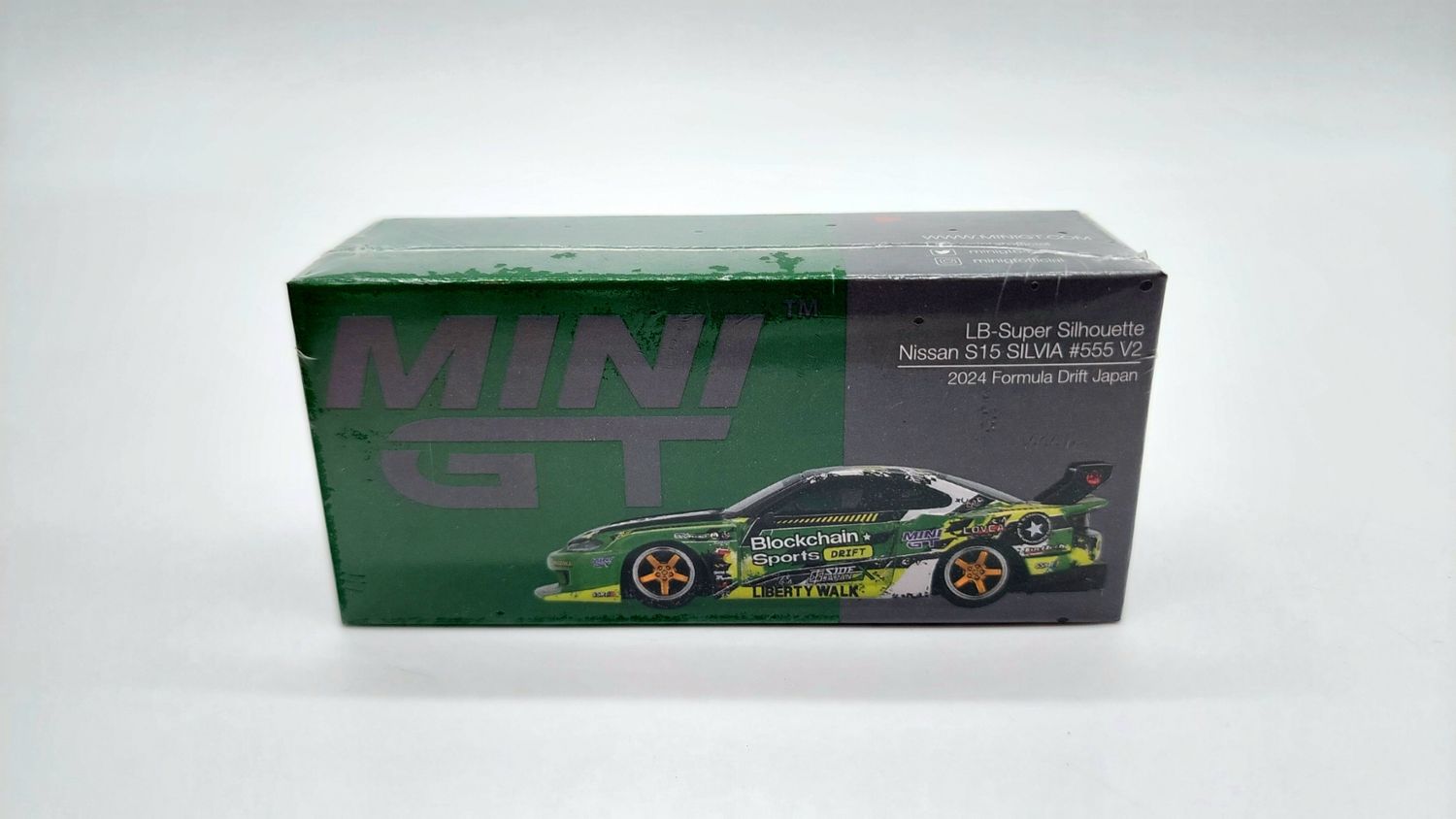 #823 MINI GT Nissan LB-Super Silhouette S15 SILVIA #555 V2 2024 Formula Drift Japan