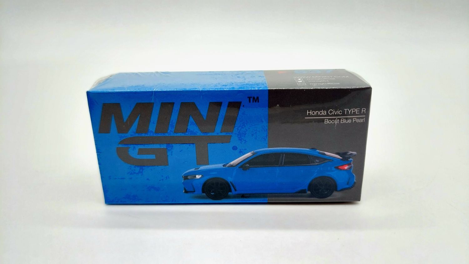 #637 MINI GT Honda Civic Type R Boost Blue Pearl 2023