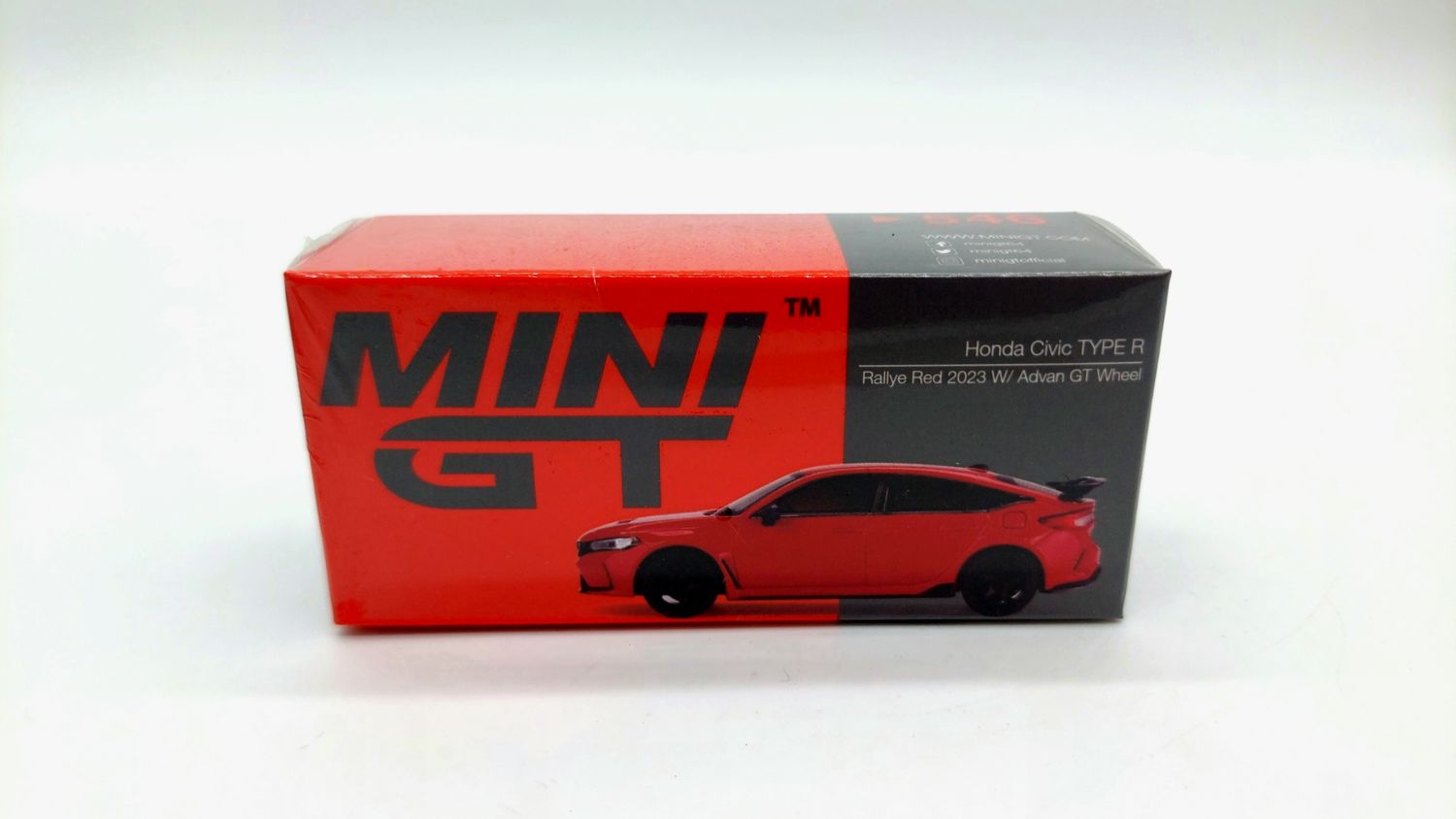 #546 MINI GT Honda Civic Type R Rallye Red 2023 W/ Advan GT Wheel