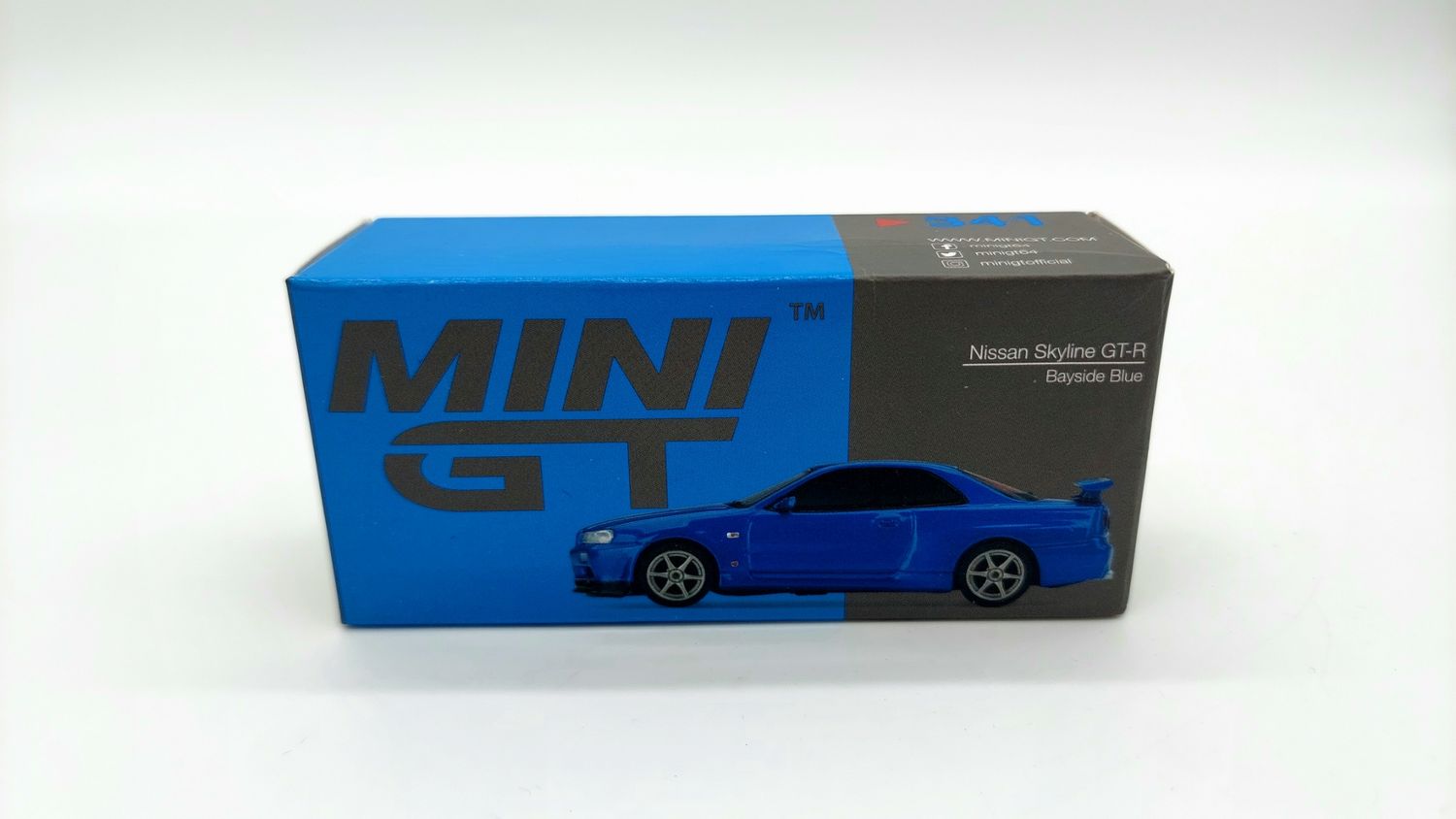 [UNSEALED] #341 MINI GT Nissan Skyline GT-R (R34) V-Spec II Bayside Blue