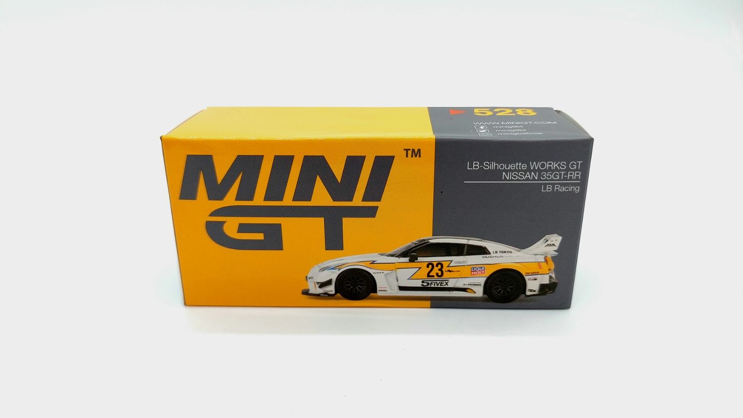 #528 MINI GT NISSAN LB-Silhouette WORKS GT 35GT-RR Ver.1 LB Racing