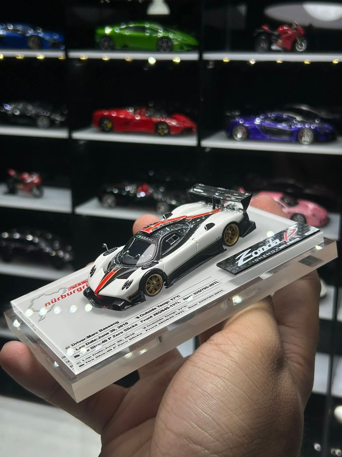 DMH Pagani Zonda R • ICHEMO (Bianco Benny/ Italian Stripe)