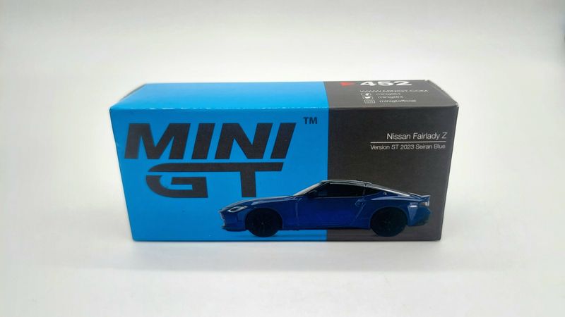 [UNSEALED] #452 MINI GT Nissan Fairlady Z Version ST 2023 Seiran Blue