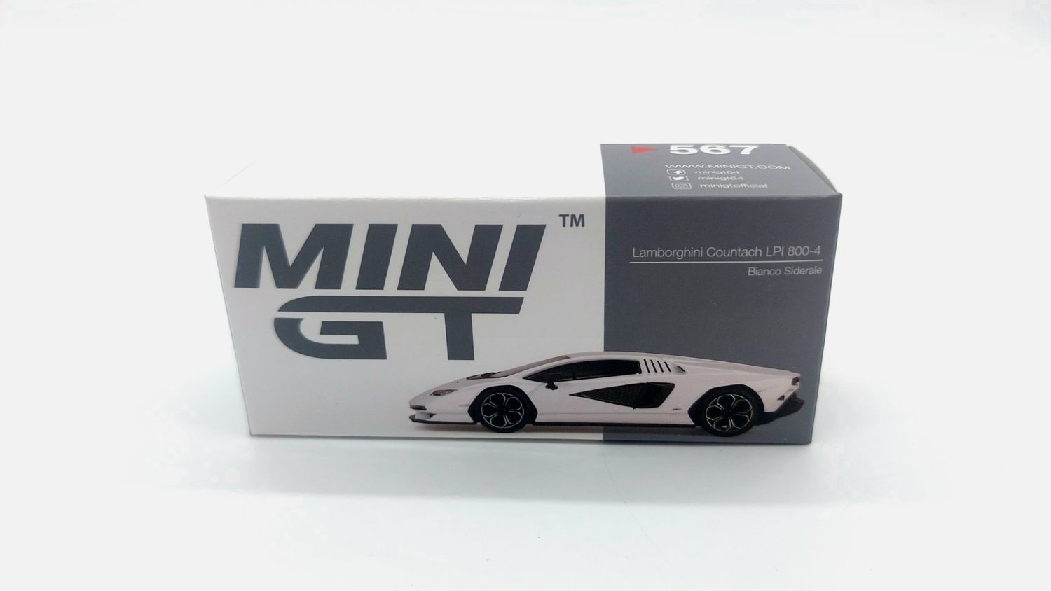 [UNSEALED] #567 MINI GT Lamborghini Countach LPI 800-4 Bianco Siderale