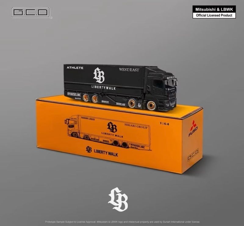 [PREORDER] GCD x Liberty Walk 1/64 LB-Trucks MITSUBISHI Fuso Super Great Transporter Athlete Set of 3 Truck