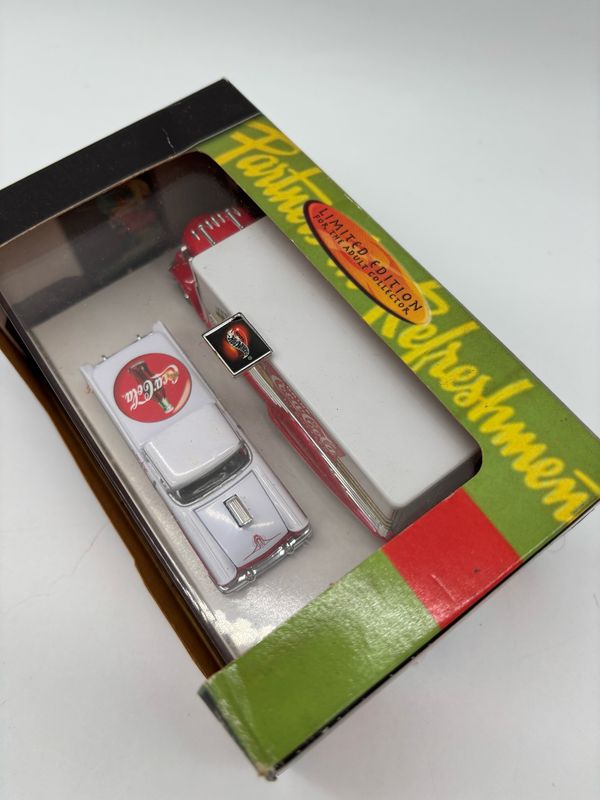 Hot Wheels 100% Coca-Cola 2 Car Set ‘38 Ford Truck ‘57 Ranchero