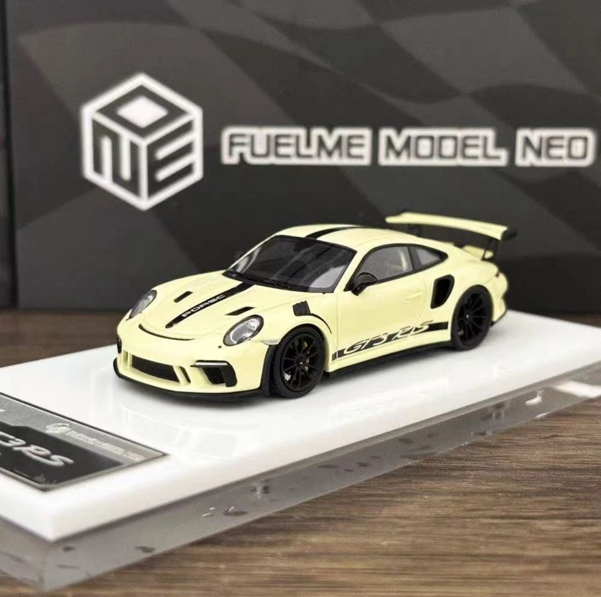 Fuel Me Porsche 911 GT3 RS Light Ivory (FM-NEO64054)