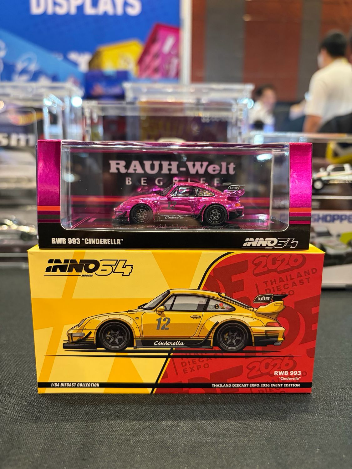 INNO64 RWB 993 Cinderella Pink Chrome Chase | 2026 Thailand Diecast Expo
