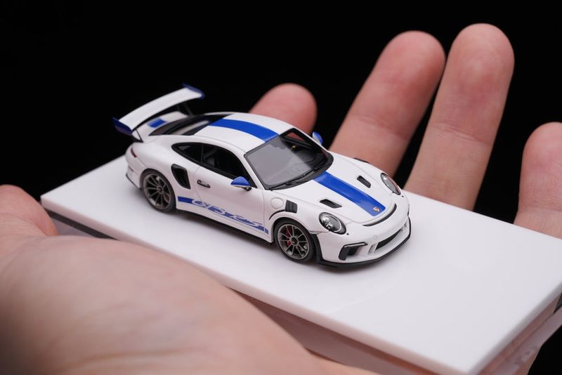 1/64 Fuelme x VenomModel Porsche 911 GT3RS Exclusive Edition
