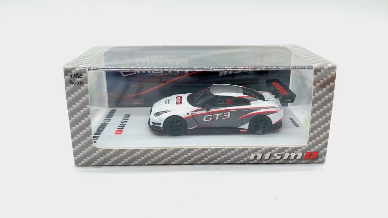 Kyosho Nissan GT-R R35 Nismo GT3 Presentation with LED MOTN