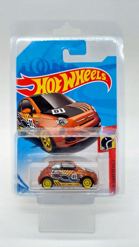 2017 Hot Wheels Fiat 500 Super Treasure Hunt