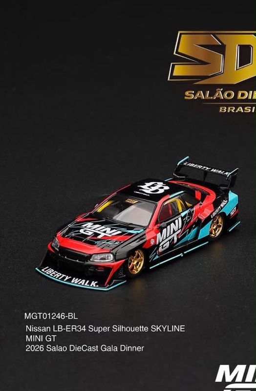 [PREORDER] #1246 MINI GT Nissan LB-ER34 Super Silhouette Skyline with Merchandise Set | 2026 Salao Diecast Gala Dinner
