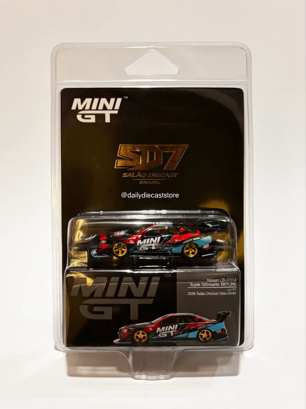 [PREORDER] #1246 MINI GT Nissan LB-ER34 Super Silhouette Skyline with Merchandise Set | 2026 Salao Diecast Gala Dinner