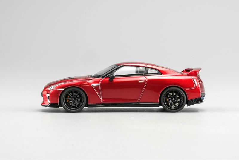 [PREORDER] Motorhelix Nissan GT‑R (R35) Customised Candy Red &amp; Nissan Skyline GT‑R (R34) Customized Bayside Blue Set of 2 | 2026 HK Toy Car Salon