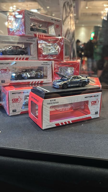 [PREORDER] Motorhelix Nissan Skyline GT-R (R34) V-Spec II Customized Electroplating Silver | 2026 Canadian Diecast Expo