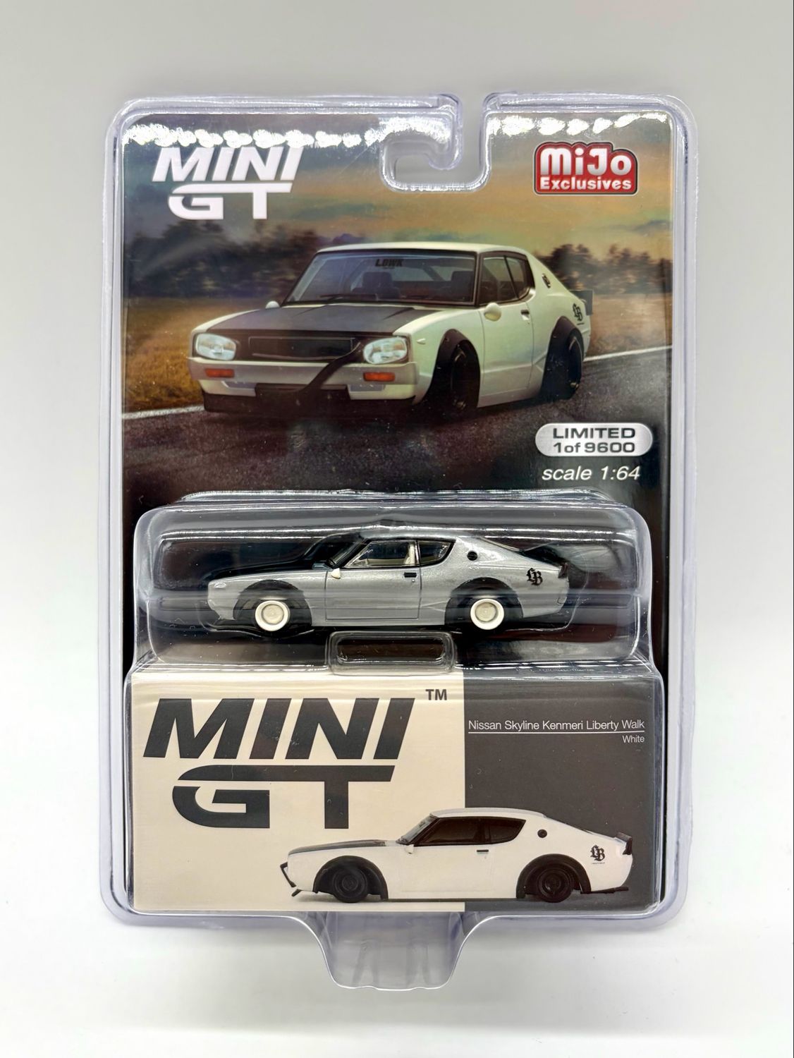#702 MINI GT Nissan Skyline Kenmeri Liberty Walk White Chase Blister