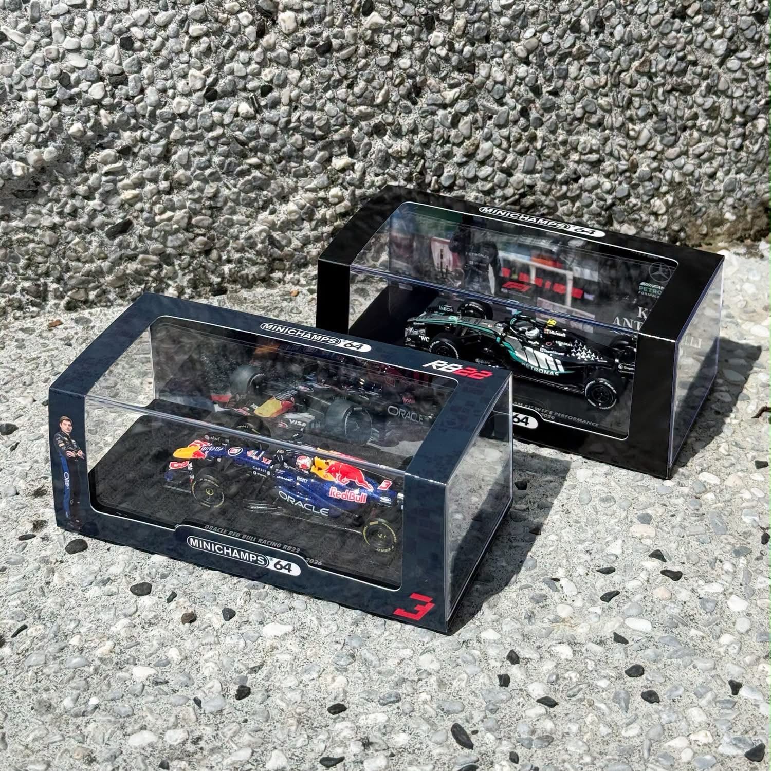 [PREORDER] Minichamps Oracle Red Bull Racing RB22 Max Verstappen &amp; Mercedes-AMG Petronas W17 Kimi Antonelli Set of 2 | 2026 Taiwan 7-11 Exclusive