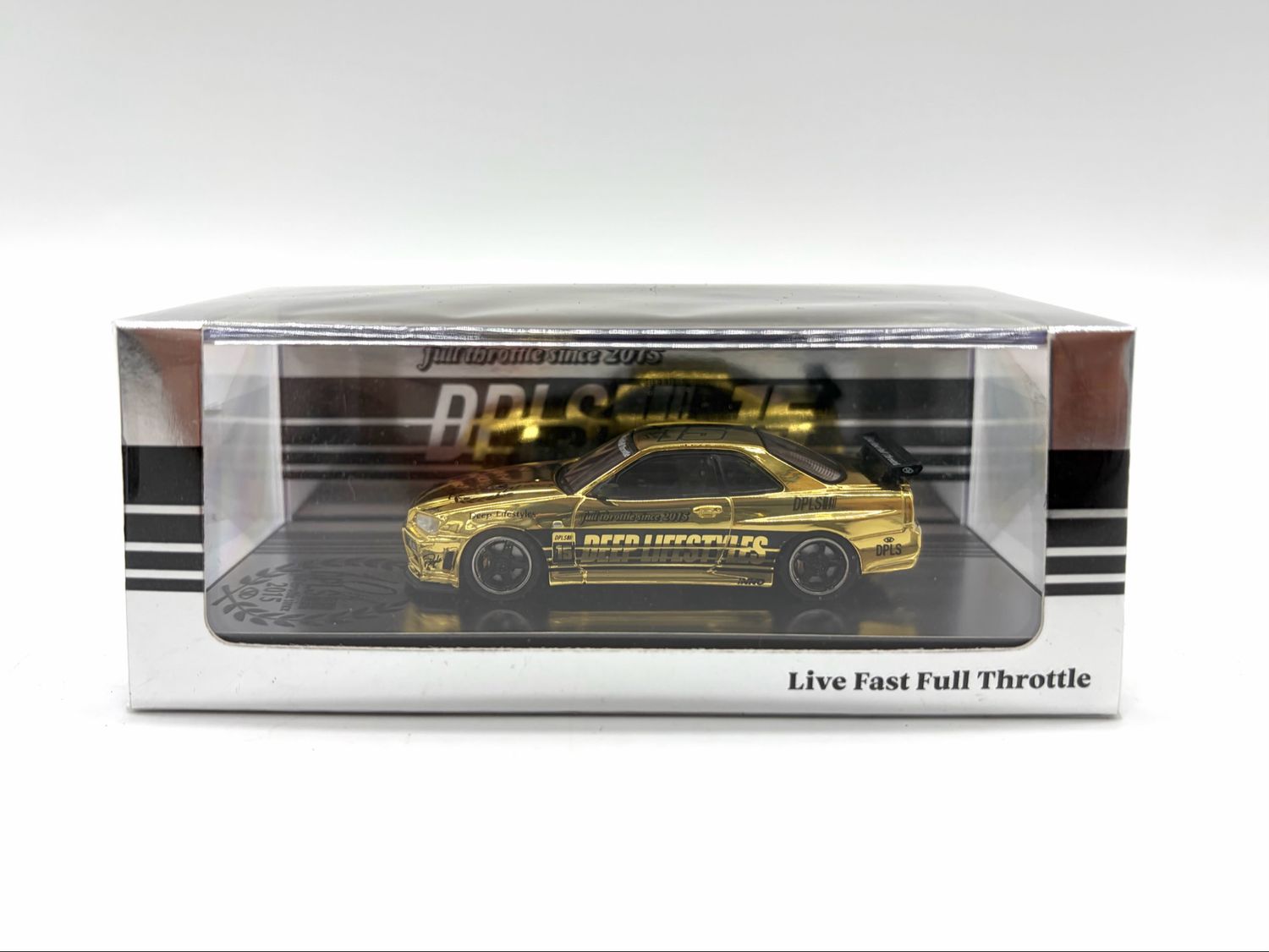 INNO64 x DPLS Nissan Skyline GT-R34 Gold Chrome | Friends & Family Edition INNO64 x DPLS Nissan Skyline GT-R34 Gold Chrome | Friends & Family Edition