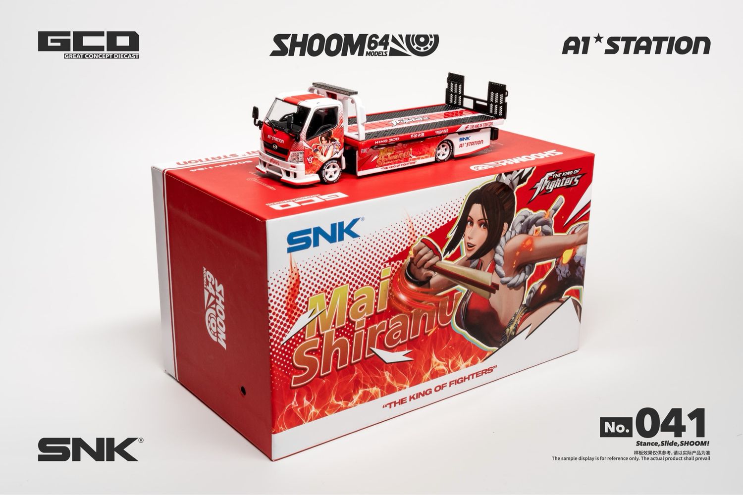 [PREORDER] GCD x SHOOM64 x SNK LBWK HINO 300 Custom Drop-Bed Car Carrier “Mai Shiranui” Livery | 2026 Hobby Culture Festival China