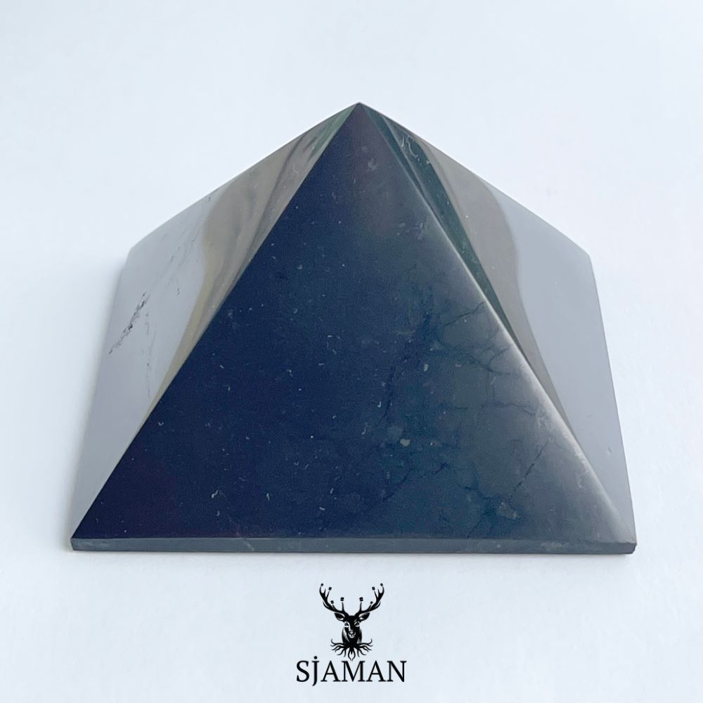 Pyramide en Shungite 6 cm
