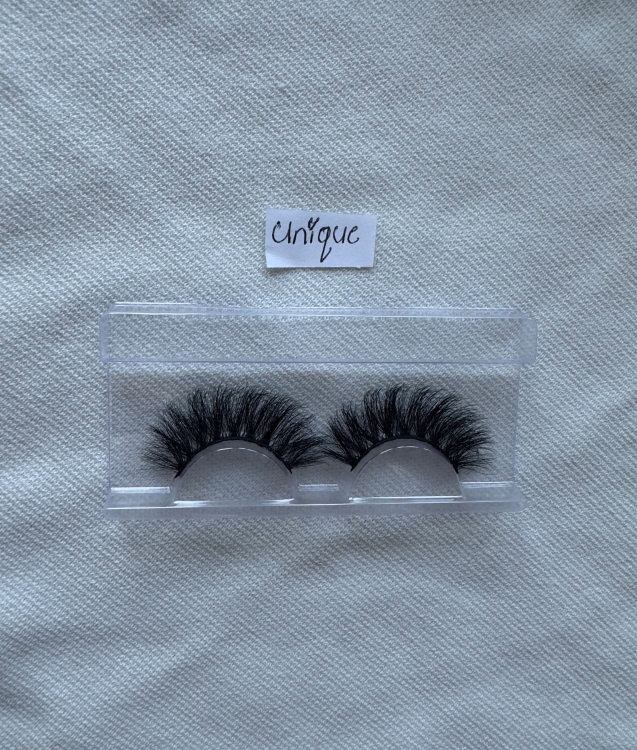 Unique lash