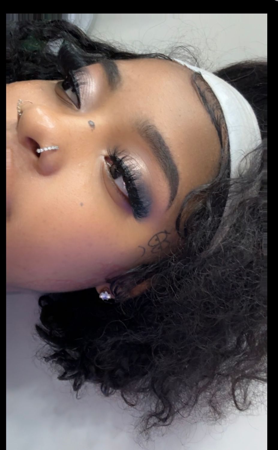 Unique lash