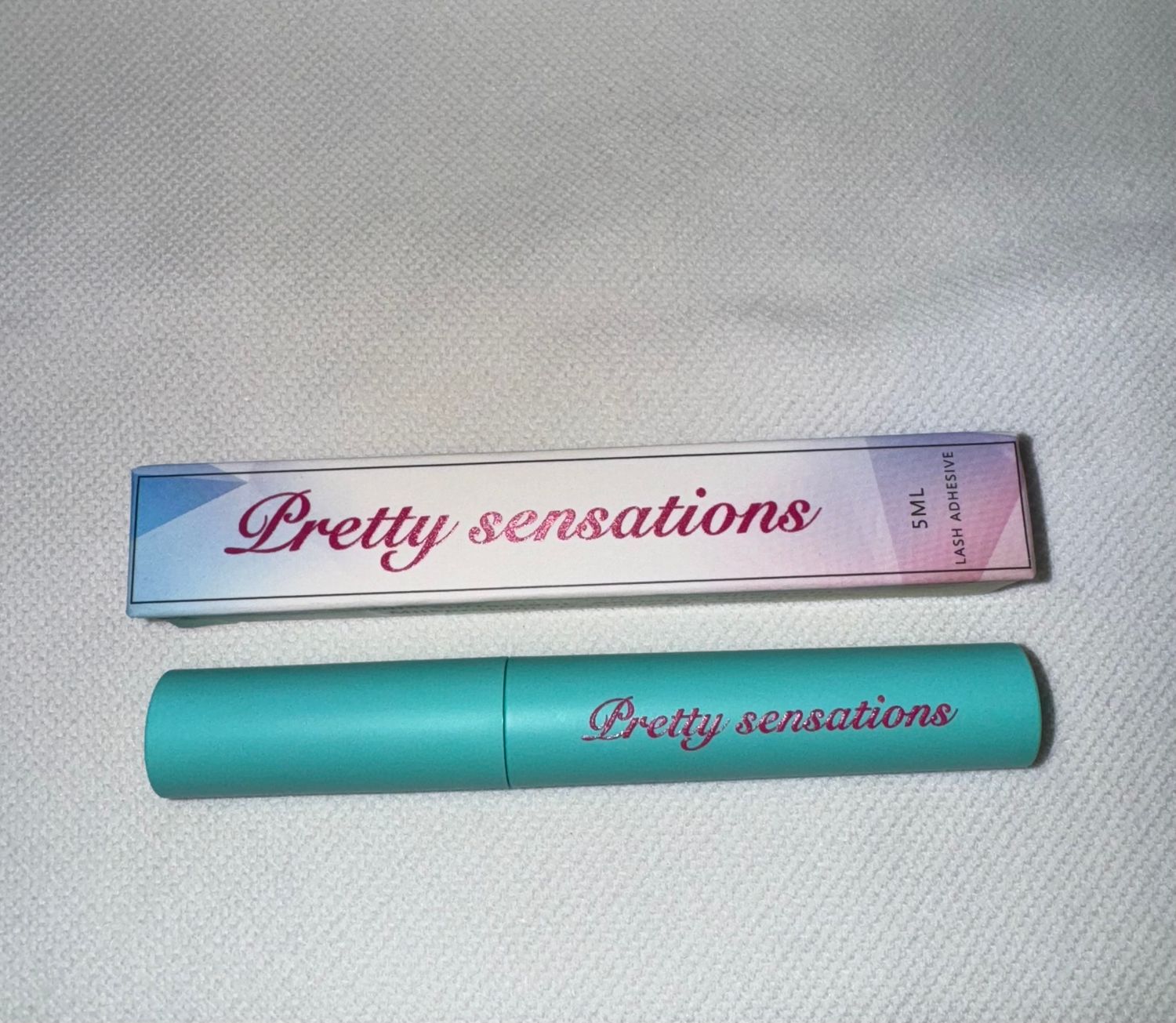 Sticky Sensation eyelash glue