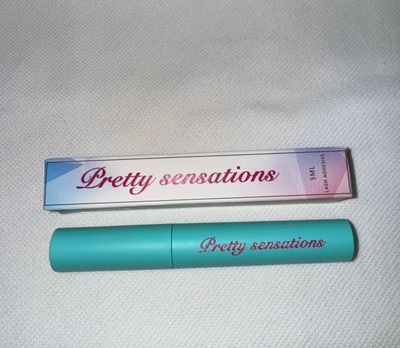 Sticky Sensation eyelash glue