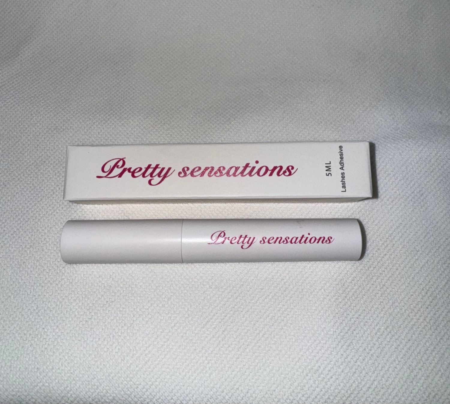 Sticky Sensation Eyelash Glue