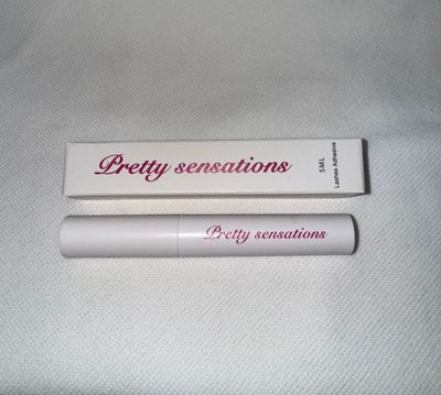 Sticky Sensation Eyelash Glue