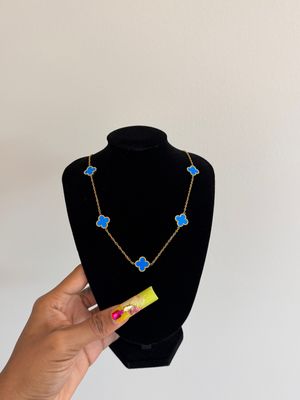 Blue clover chain