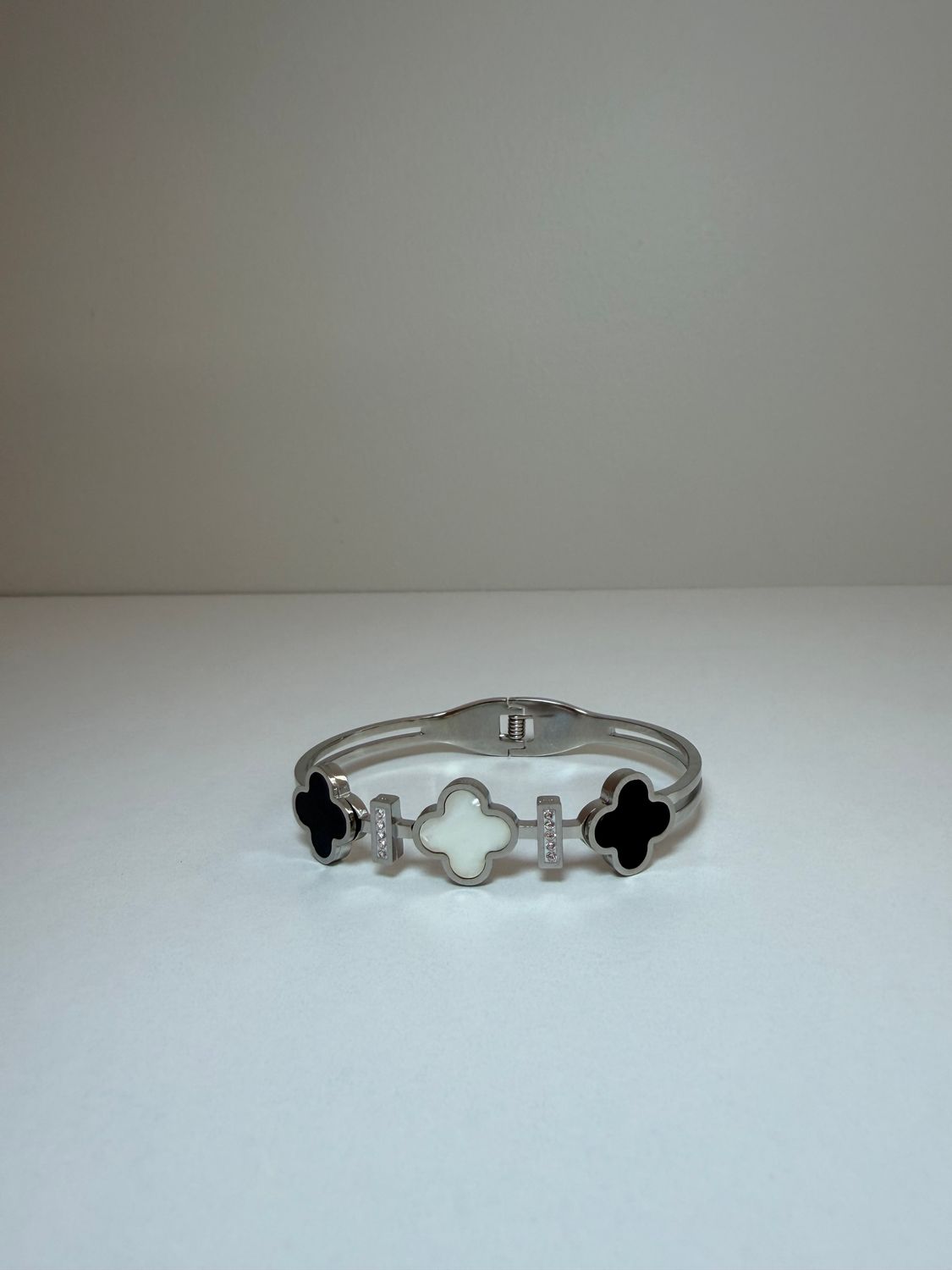 Silver Clover  Thick Bangle Set
