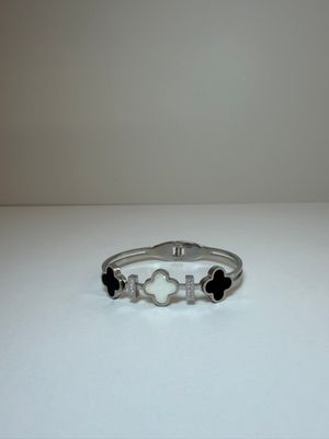 Silver Clover  Thick Bangle Set